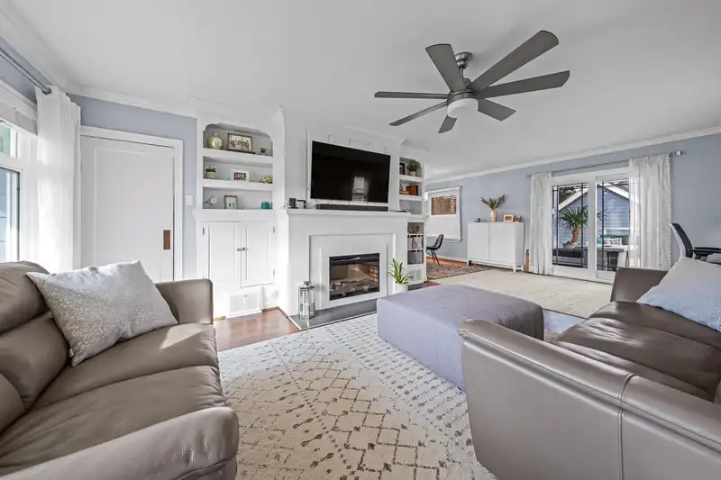 921 FIFTH STREET - photo 2 of 39