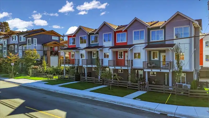 5 10392 240A STREET - photo 2 of 27