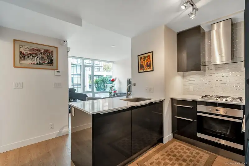 502 1283 HOWE STREET - photo 3 of 17