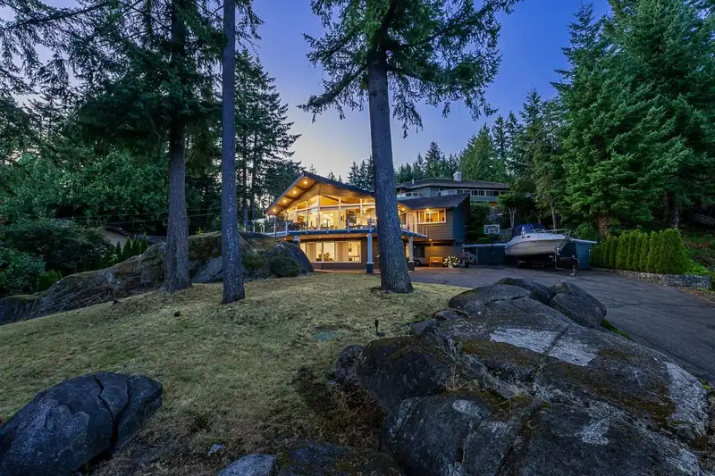 4375 WOODCREST ROAD - photo 1 of 39