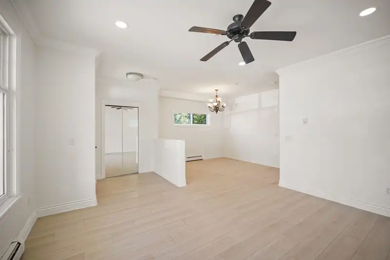 15554 RUSSELL AVENUE - photo 3 of 35