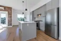 514 2493 MONTROSE AVENUE - thumbnail 10