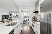 607 168 E 35TH AVENUE - thumbnail 17