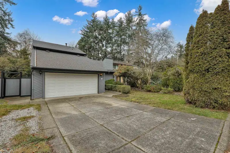 7181 BLAKE DRIVE - photo 3 of 36