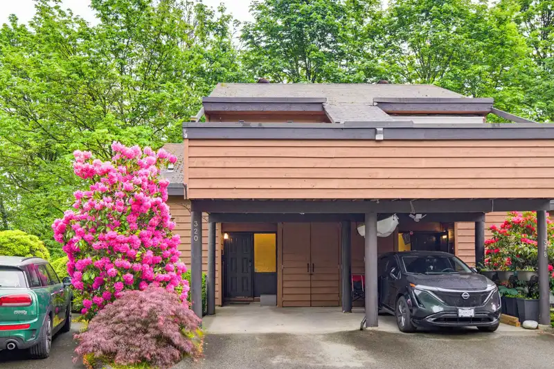 320 CORNELL WAY - photo 1 of 30