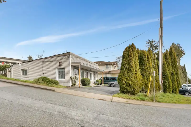 2141 MARINE WAY - photo 3 of 40
