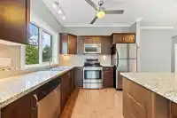 201 20286 53A AVENUE - thumbnail 4