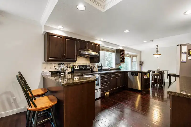1612 PLATEAU CRESCENT - photo 4 of 37