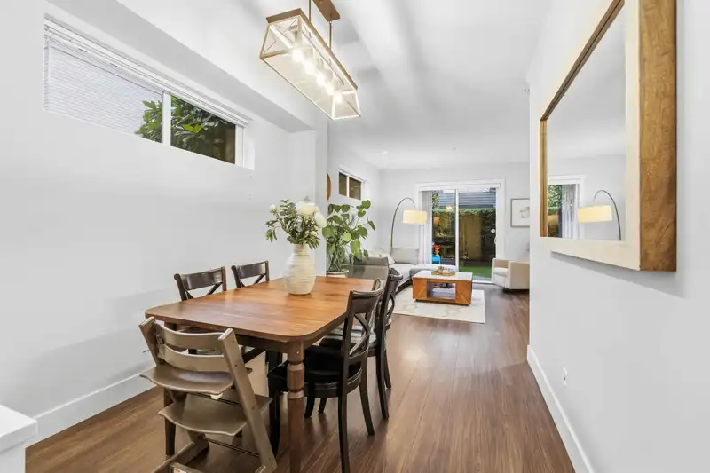 39 6868 BURLINGTON AVENUE - photo 4 of 24
