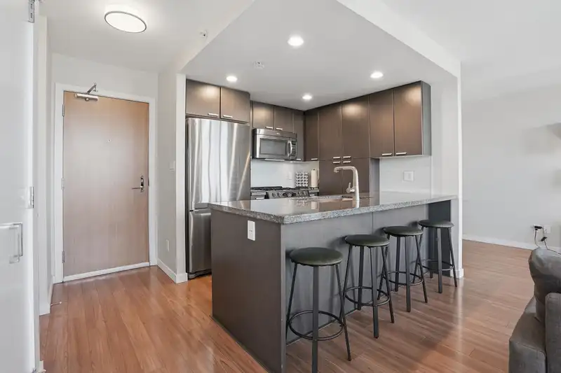 2605 2232 DOUGLAS ROAD - photo 2 of 20