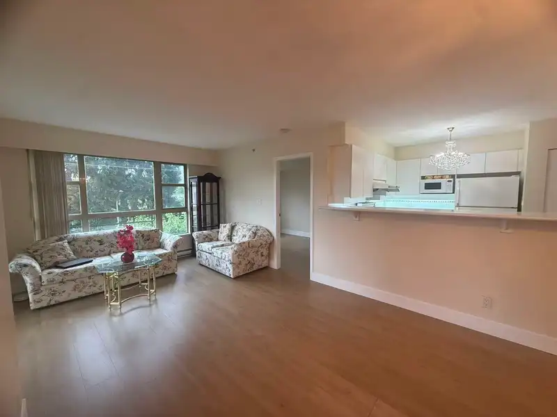 305 6119 COONEY ROAD - photo 4 of 24