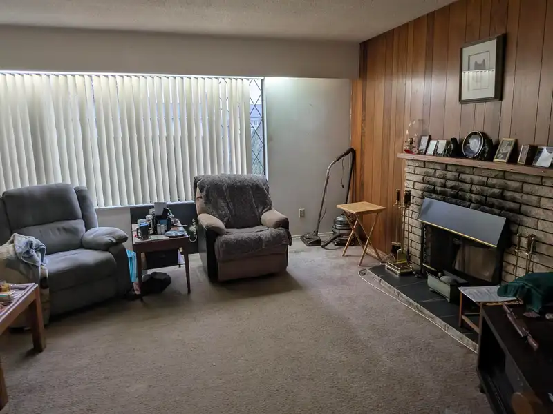 11812 85A AVENUE - photo 3 of 9