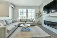 9 5311 ADMIRAL WAY - thumbnail 7