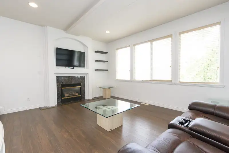 17 1615 SHAUGHNESSY STREET - photo 4 of 36