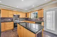 648 E 3RD STREET - thumbnail 16