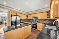648 E 3RD STREET - thumbnail 19
