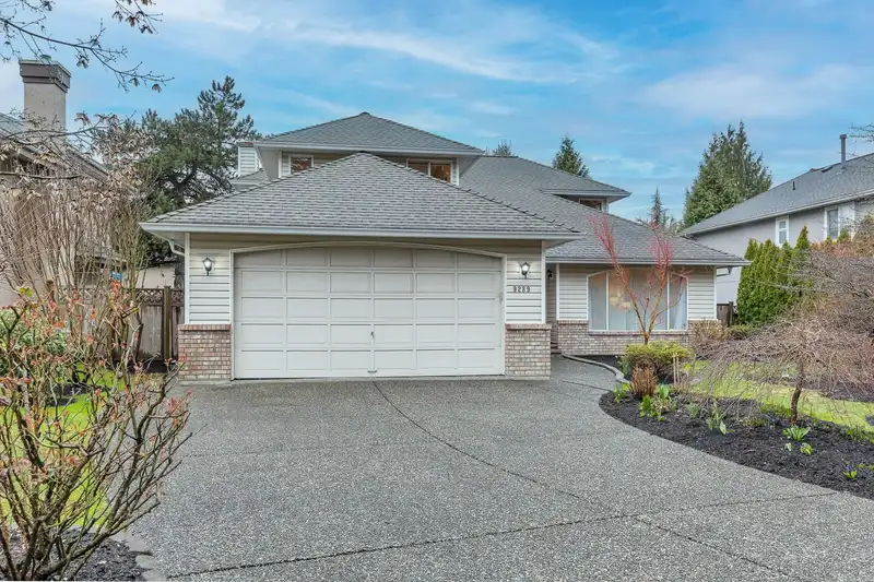 9289 204 STREET - photo 2 of 40