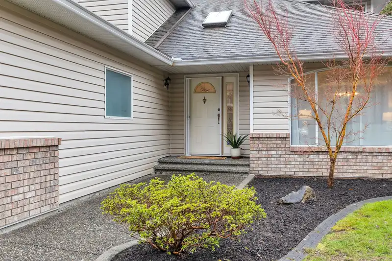 9289 204 STREET - photo 3 of 40