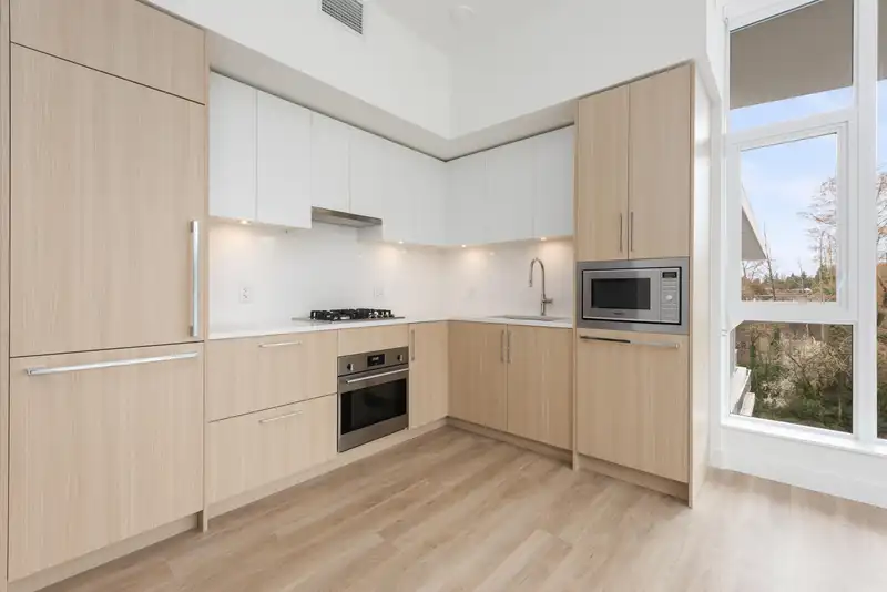 306 9675 KING GEORGE BOULEVARD - photo 2 of 40