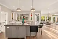 13756 18 AVENUE - thumbnail 11