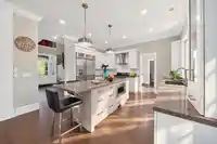 13756 18 AVENUE - thumbnail 13