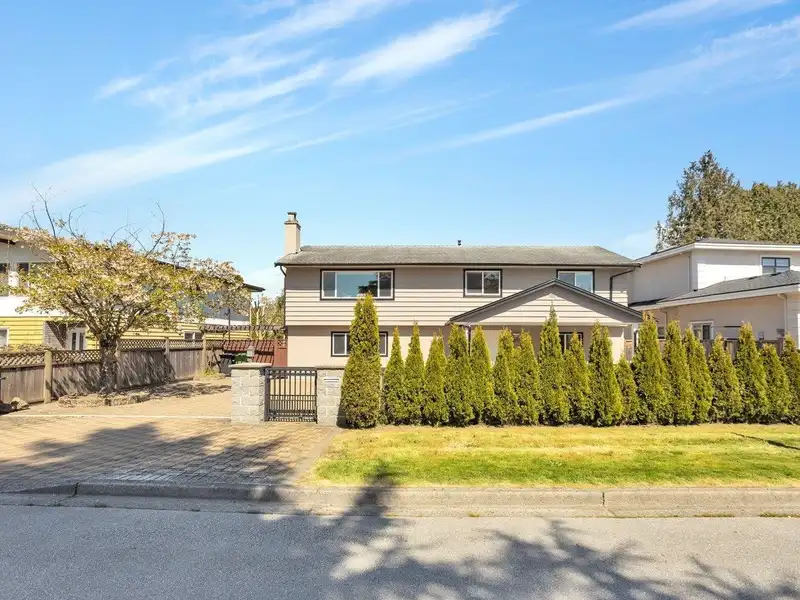 6500 AZURE ROAD - photo 2 of 33