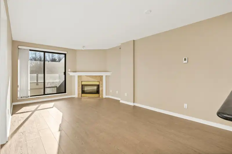 509 6611 COONEY ROAD - photo 3 of 14