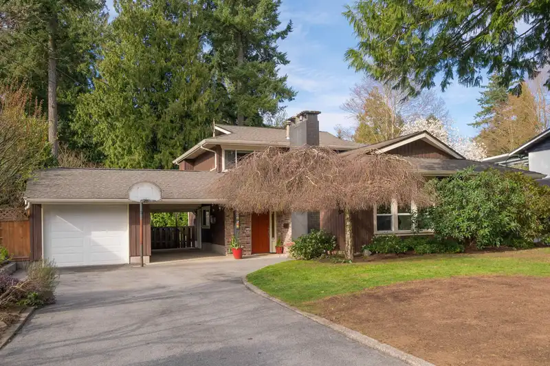 20157 43 AVENUE - photo 2 of 40