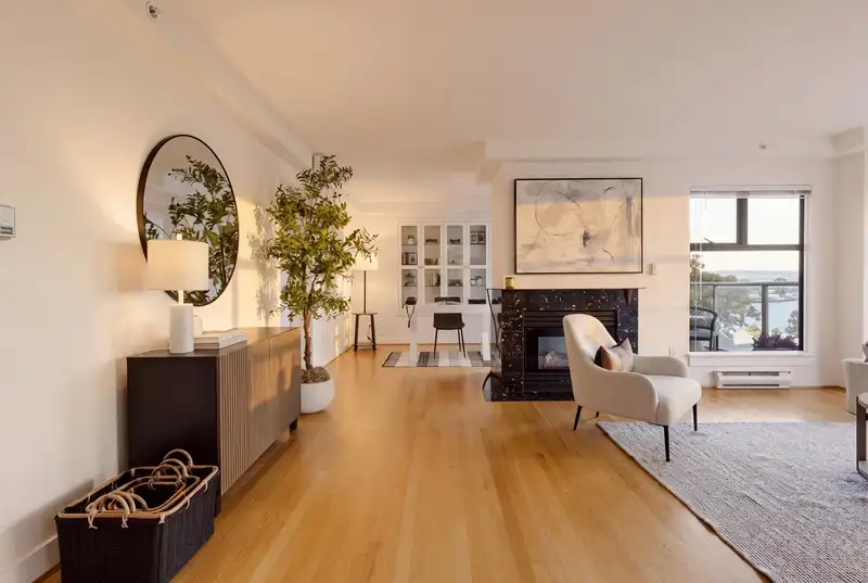 300 1410 BUTE STREET - photo 4 of 38