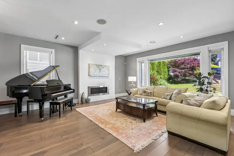 2553 WESTERN AVENUE - photo 2 of 40