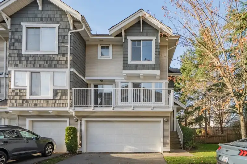 54 20760 DUNCAN WAY - photo 2 of 39