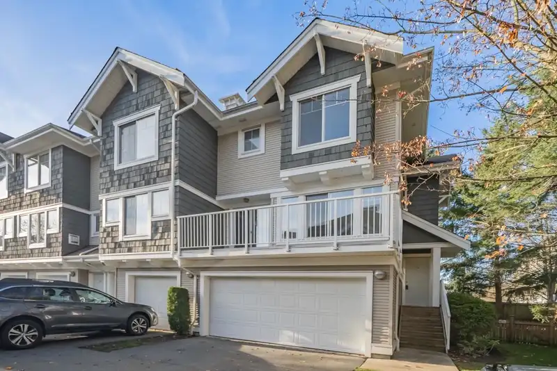 54 20760 DUNCAN WAY - photo 3 of 39