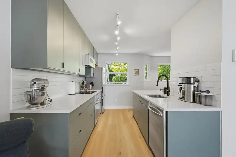 1284 W 8TH AVENUE - photo 2 of 33