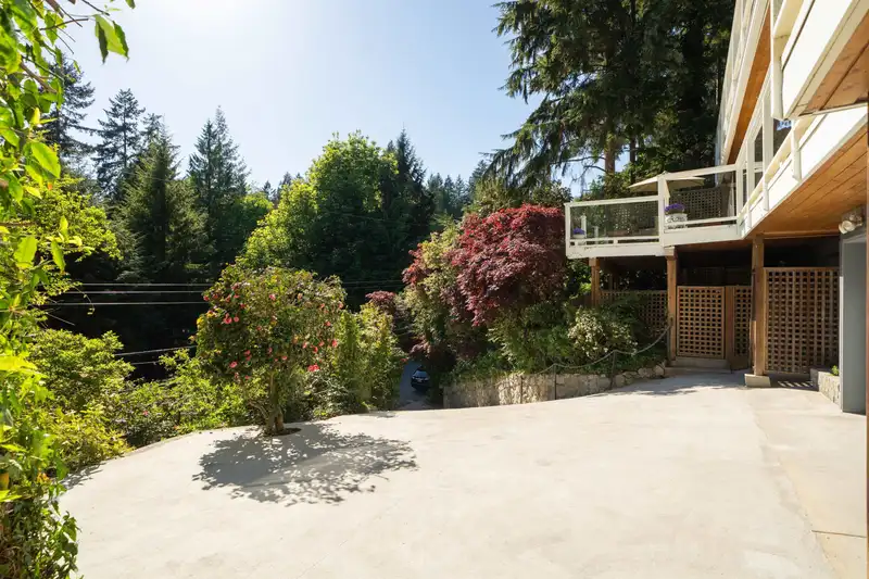 3897 BAYRIDGE AVENUE - photo 3 of 38