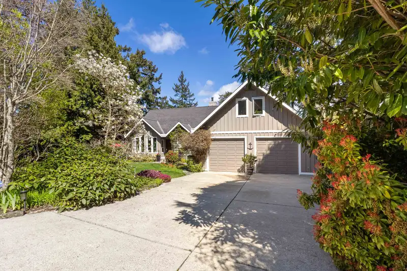 10040 WESCAN ROAD - photo 3 of 40