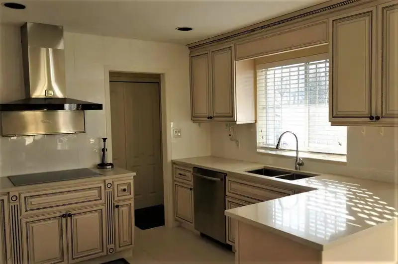122 W 43RD AVENUE - photo 4 of 18