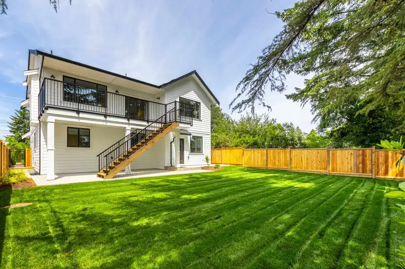 26528 29 AVENUE - photo 4 of 40