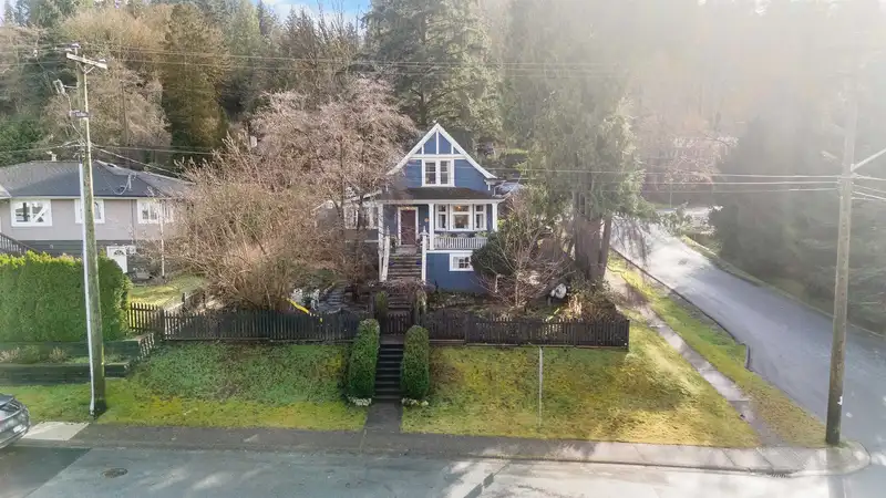 2201 ST GEORGE STREET - photo 2 of 39