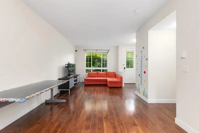 9 21867 50 AVENUE - photo 3 of 29