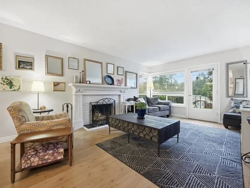 11220 LANSDOWNE DRIVE - photo 4 of 40