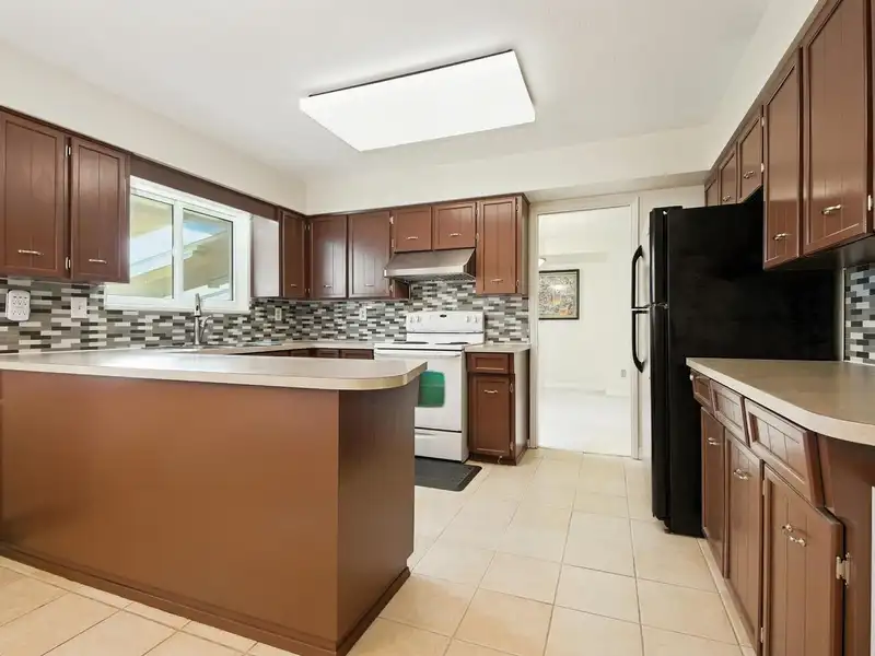 7080 KIMBERLEY DRIVE - photo 4 of 27
