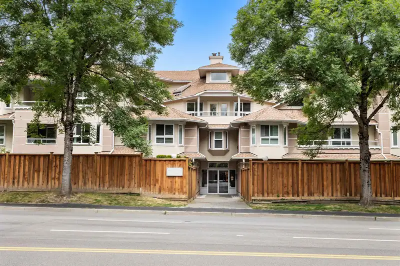 315 19721 64 AVENUE - photo 1 of 38