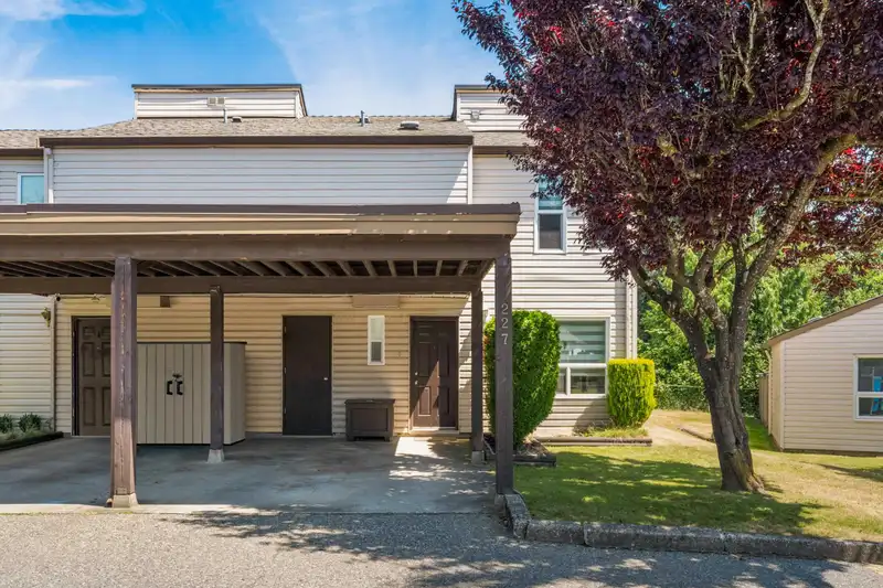 227 27411 28 AVENUE - photo 1 of 40
