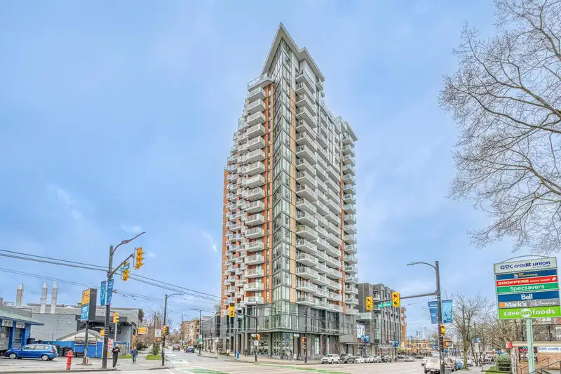 1806 285 E 10TH AVENUE - photo 1 of 25