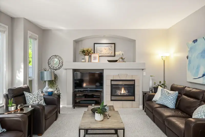 7071 200A STREET - photo 4 of 40