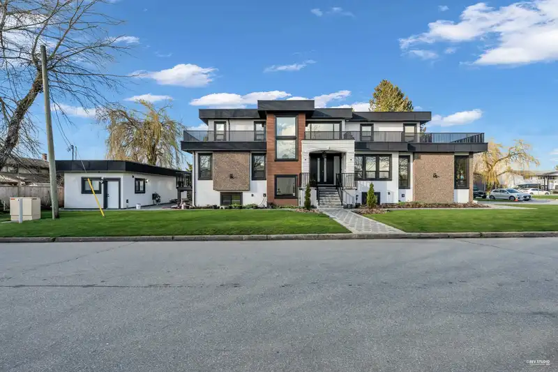 22839 PURDEY AVENUE - photo 2 of 40