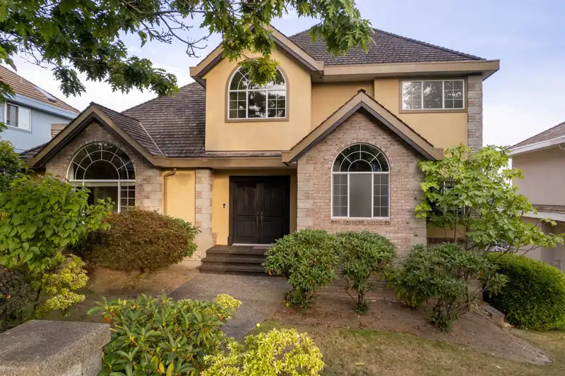816 CITADEL DRIVE - photo 1 of 40