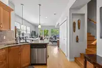 202 2655 MARY HILL ROAD - thumbnail 3
