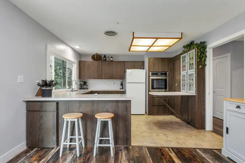 24320 116 AVENUE - photo 4 of 40