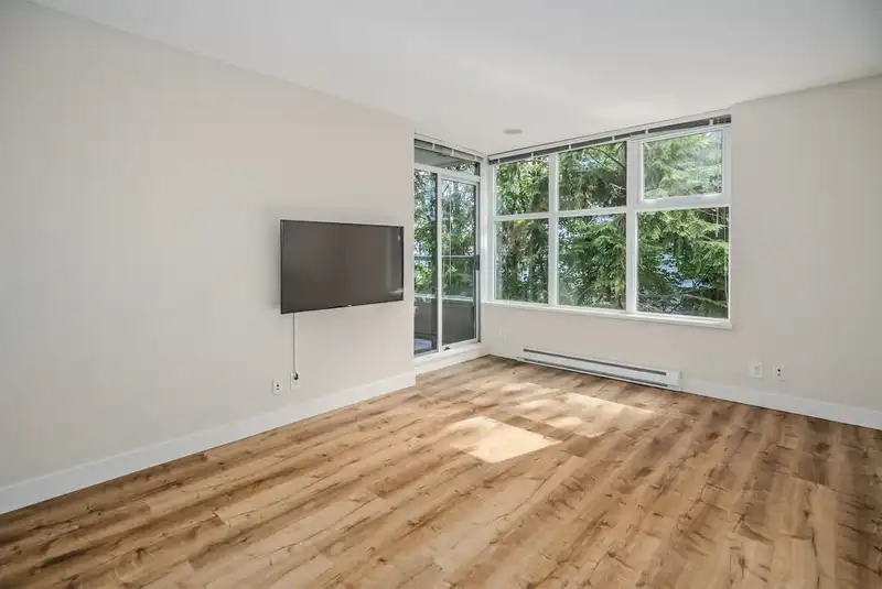 509 9262 UNIVERSITY CRESCENT - photo 4 of 31